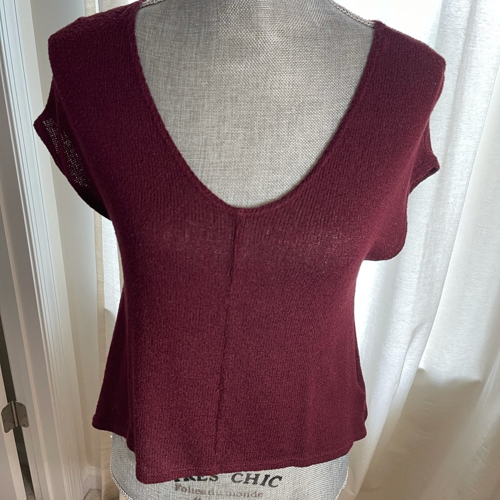 Light weight knit v neck sweater tee